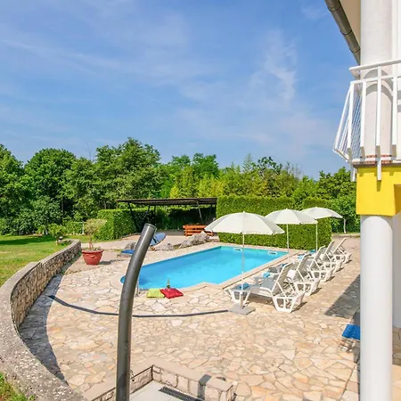 2 Bedroom Awesome In Labin * Nedescina