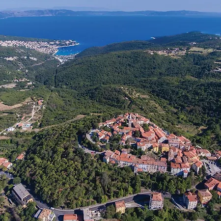 2 Bedroom Awesome In Labin Holiday home *