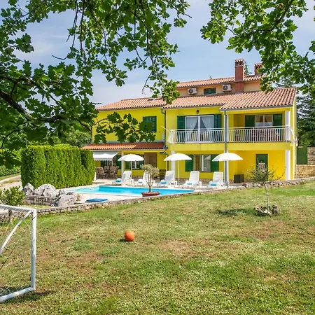 2 Bedroom Awesome In Labin Vakantiehuis *